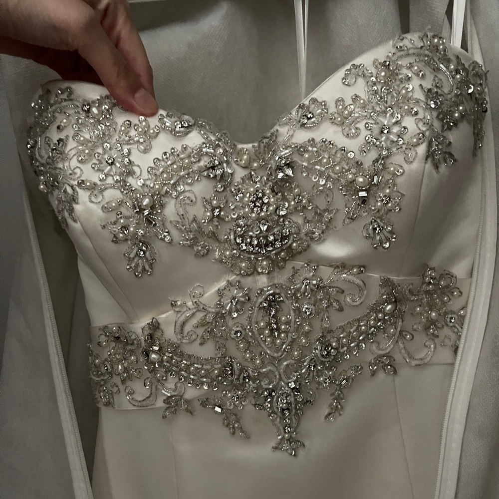 Bridal gown/wedding dress